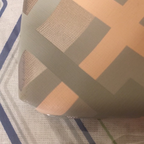 Stella & Dot Cosmetic Bag Makeup Pouch Metallic Grey Pink NWOT - Picture 9 of 11